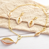 Picture of Most Popular Casual Gold Plated Necklace and Earring Set