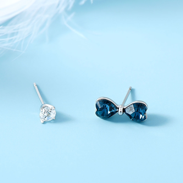 Picture of Origninal Small Platinum Plated Stud Earrings