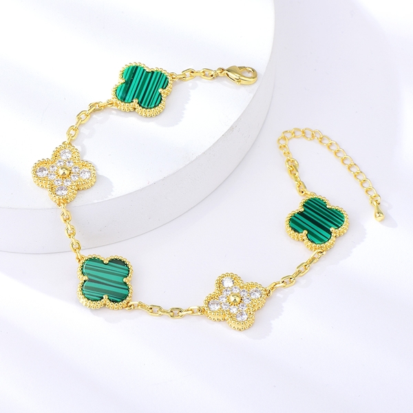 Picture of Delicate Green Fashion Bracelet with Fast Delivery