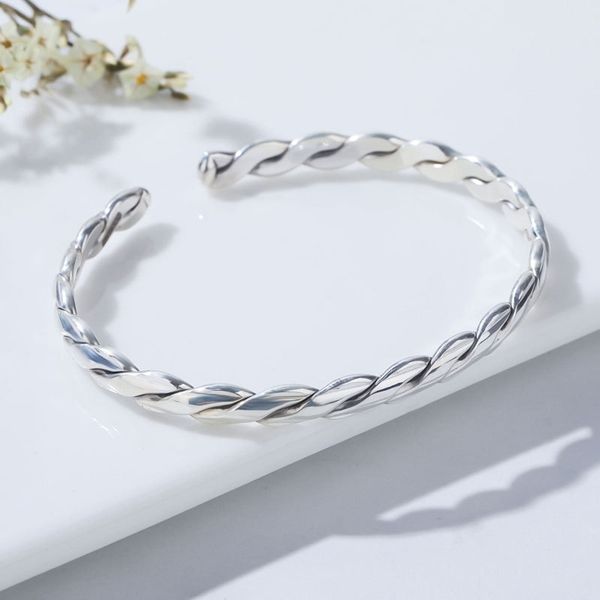 Picture of Charming Platinum Plated Small Fashion Bangle As a Gift