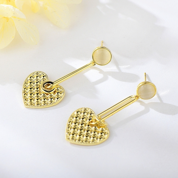 Picture of Stylish Big Gold Plated Dangle Earrings