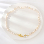 Picture of Gold Plated White Short Chain Necklace From Reliable Factory