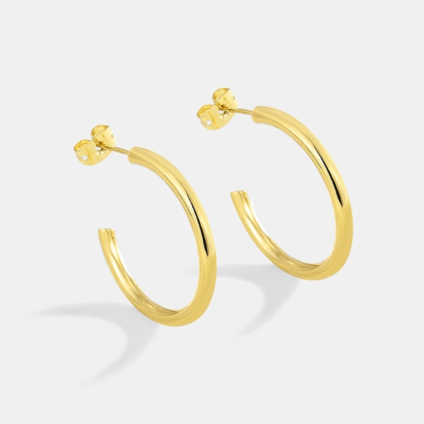 Picture of Distinctive Gold Plated Small Stud Earrings with Low MOQ