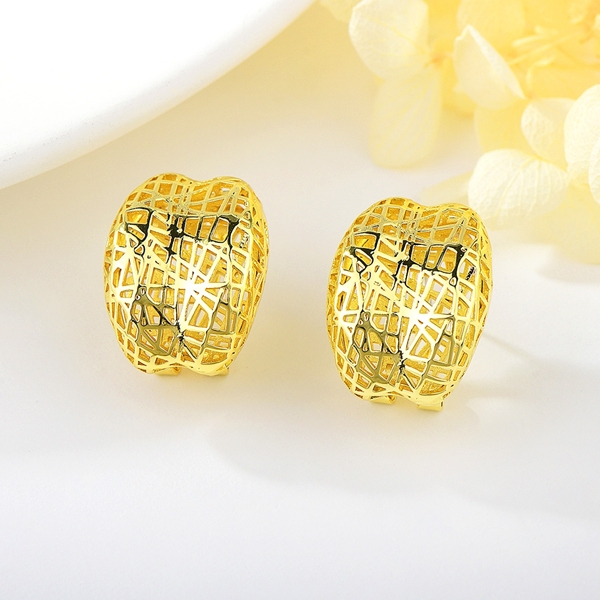 Picture of Dubai Gold Plated Stud Earrings with Fast Shipping