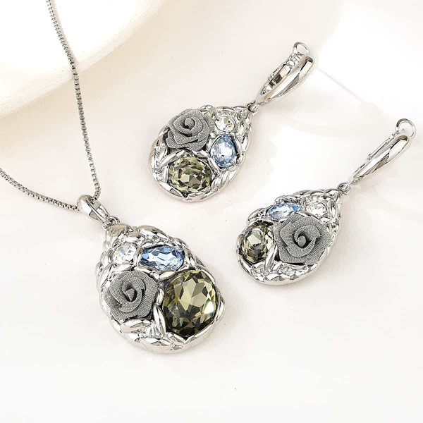 Picture of New Rhinestone White 2 Piece Jewelry Set